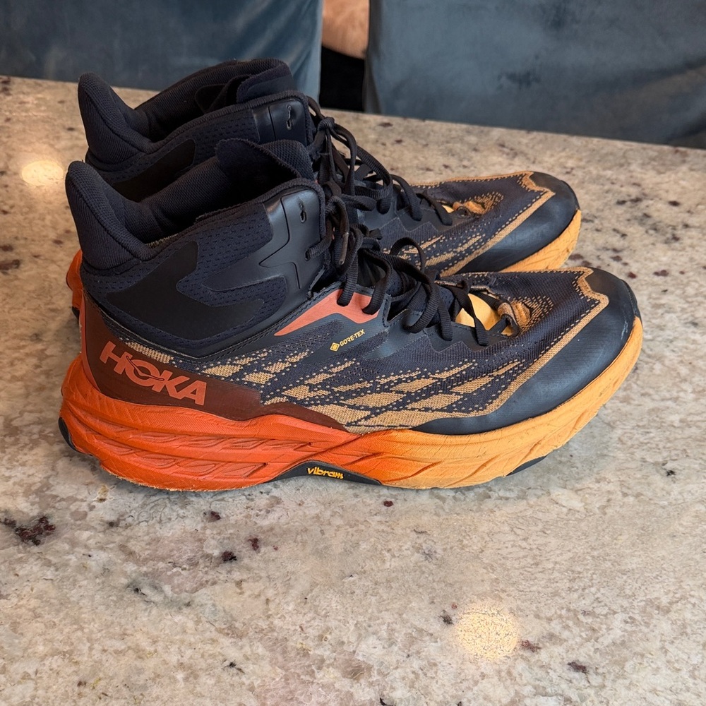 Hoka Vibrant  HOKA Speedgoat 5 Mid GORE-TEX size 13D
